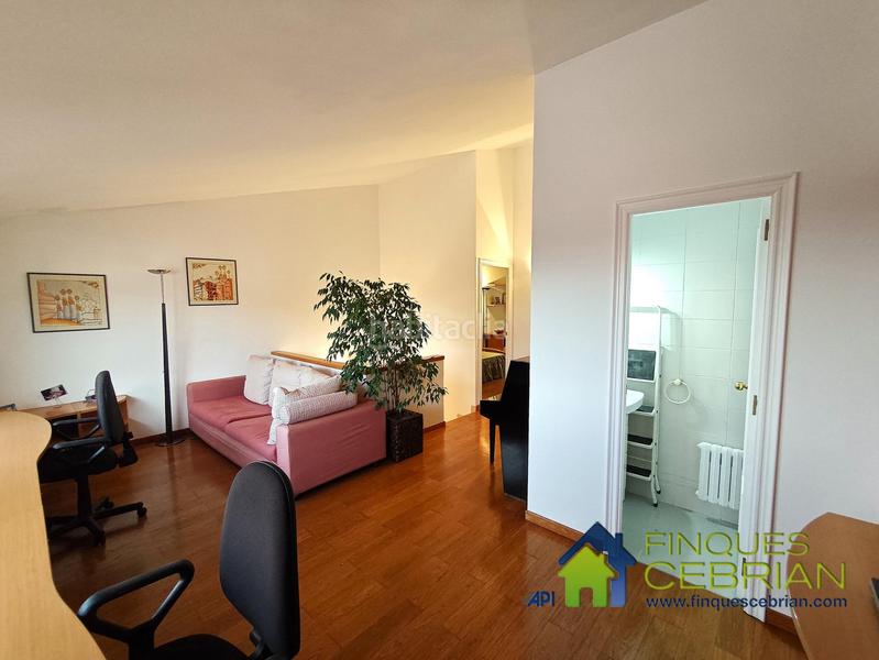 Foto 4d1edcbe-2b7f-47aa-9f70-29089cb451cf. Reihenhaus mit heizung parking in Alella