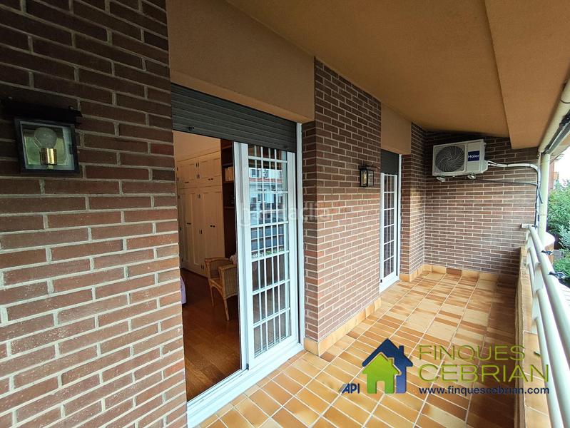 Foto 645d8f71-8dc5-4f30-872a-78e400c4508a. Reihenhaus mit heizung parking in Alella