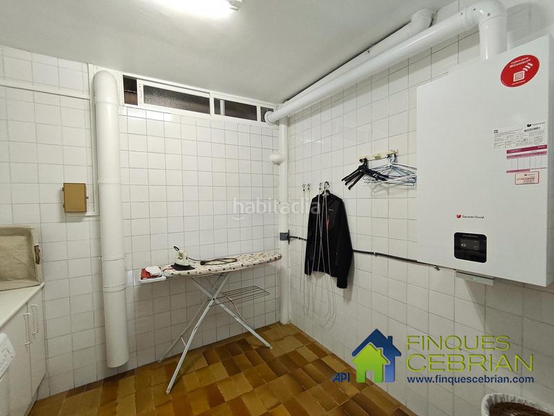 Foto c203ff20-54df-4ee1-a0d5-f1be0ddf615d. Reihenhaus mit heizung parking in Alella