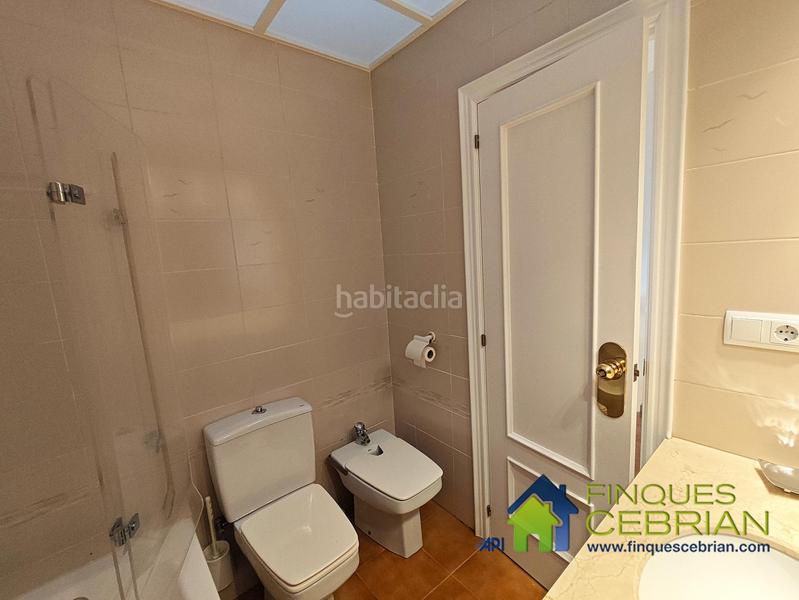 Foto dd5cc60c-d015-45b9-8bf4-654781257499. Reihenhaus mit heizung parking in Alella