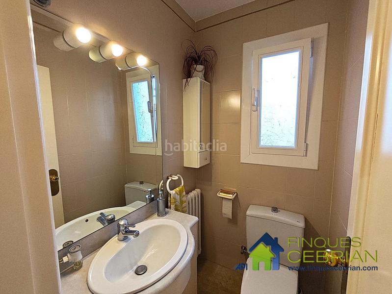 Foto ff6ed7a4-5fa6-4865-b0ff-9c349b8ce2dd. Reihenhaus mit heizung parking in Alella