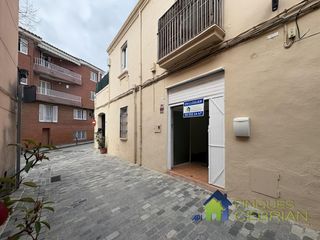 Locale commerciale in Doctor Corbera 24