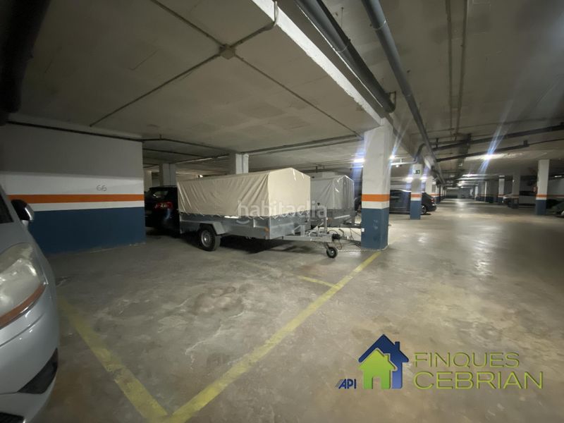 Foto 2a6539c0-e443-41ac-b932-f2df755fecd6. Aparcament cotxe a Alella