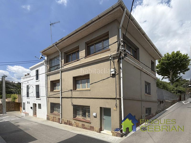 Foto c7c77e03-6a1e-4598-8cd2-3d3c1a477b13. Casa adossada amb calefacció a Alella