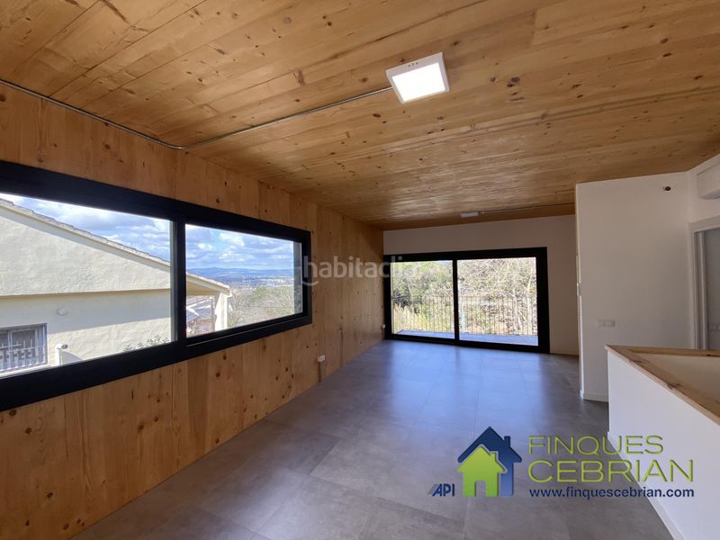 Foto 13333b4a-39ae-4765-9604-dd7d11138f88. Location chalet avec chauffage parking dans Vallromanes