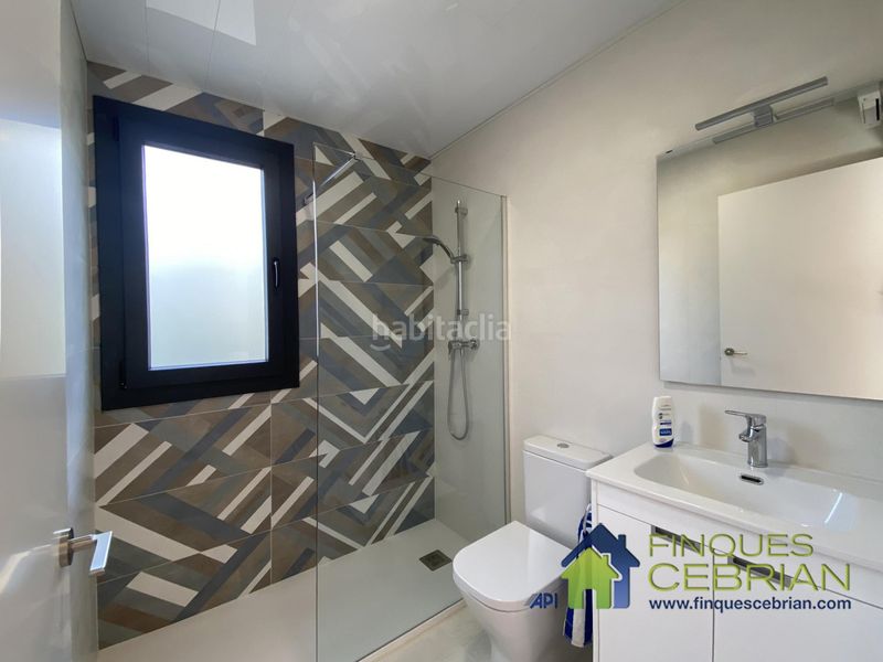 Foto 53b2a81a-d037-4b14-941f-45def2a03b80. Location chalet avec chauffage parking dans Vallromanes