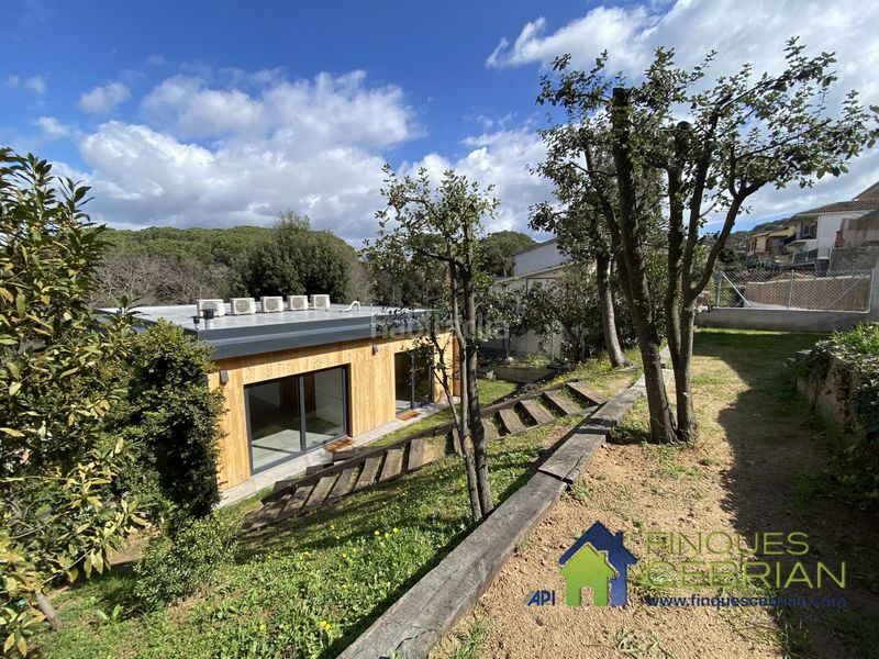 Foto 5b744def-fac6-42b3-a684-0d2603dad618. Location chalet avec chauffage parking dans Vallromanes