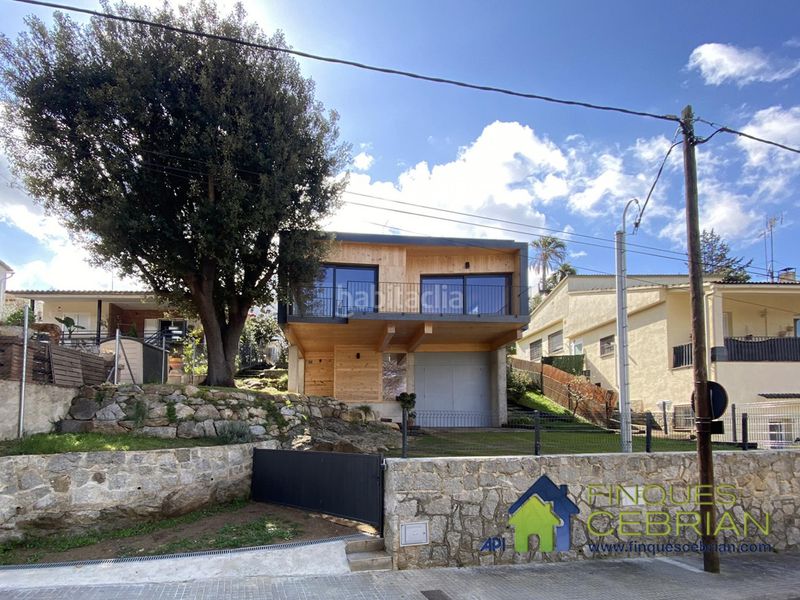 Foto 67b6967a-f1f1-4c85-a9af-c07be2a3137d. Location chalet avec chauffage parking dans Vallromanes
