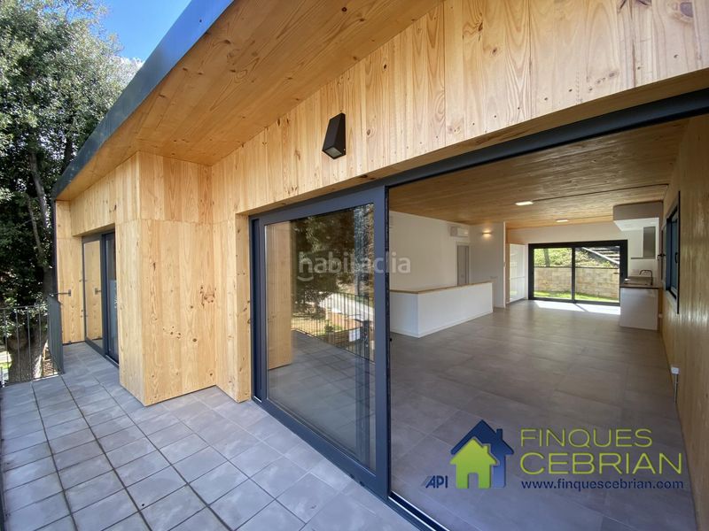 Foto 7ed55516-0019-4cb1-9a65-3cfe7a31baef. Location chalet avec chauffage parking dans Vallromanes