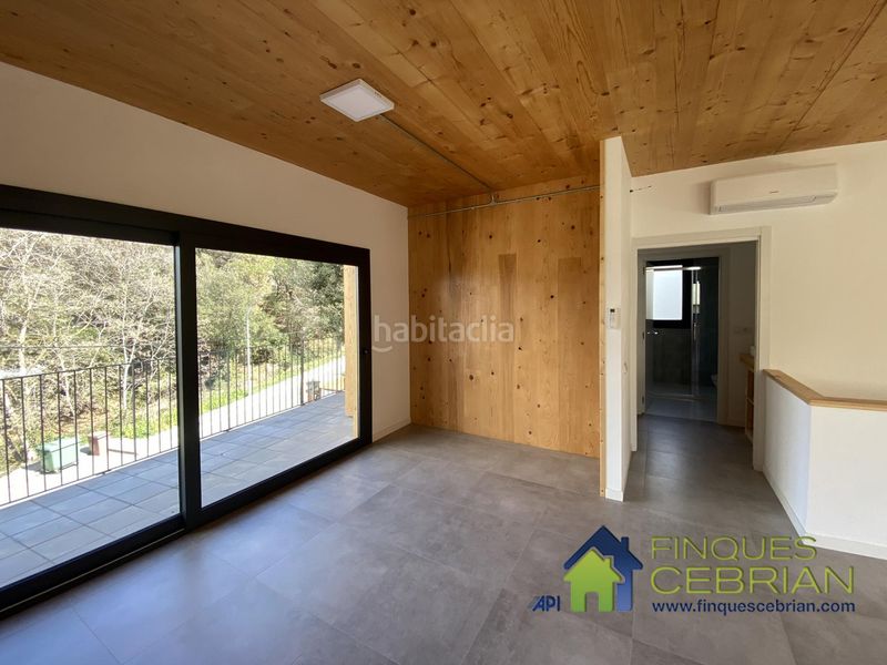 Foto a09072be-5697-46fb-af35-8368876436e3. Location chalet avec chauffage parking dans Vallromanes