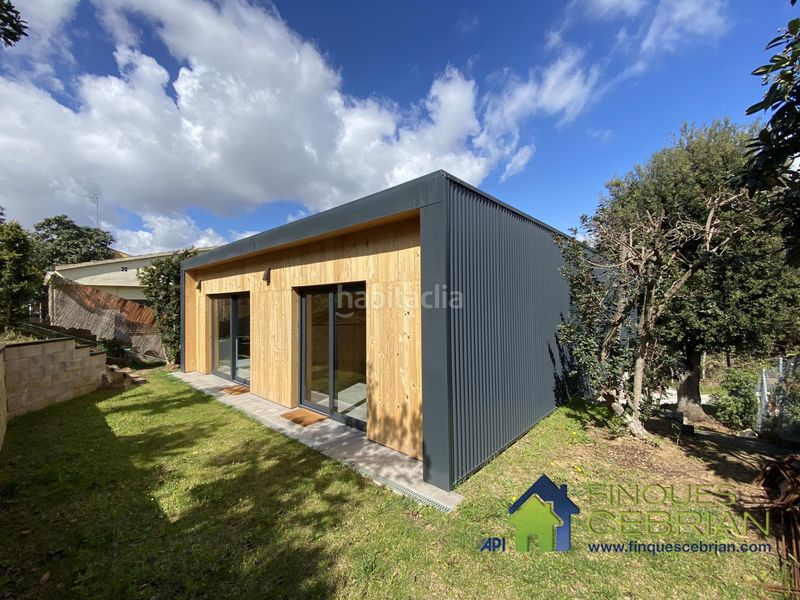 Foto a453f489-a4e2-4ada-9832-a99b6c68fc1f. Location chalet avec chauffage parking dans Vallromanes