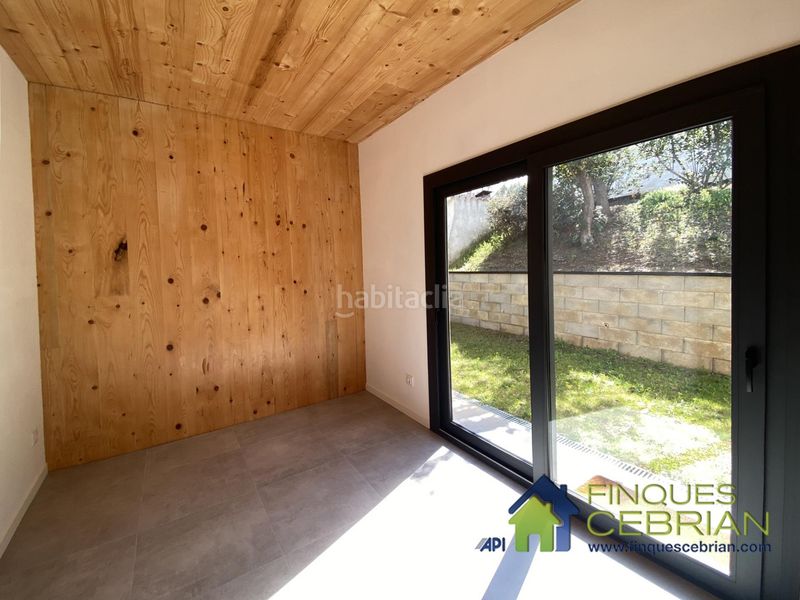 Foto ca9e8478-5daa-4123-837c-c1eee4ff53cf. Location chalet avec chauffage parking dans Vallromanes