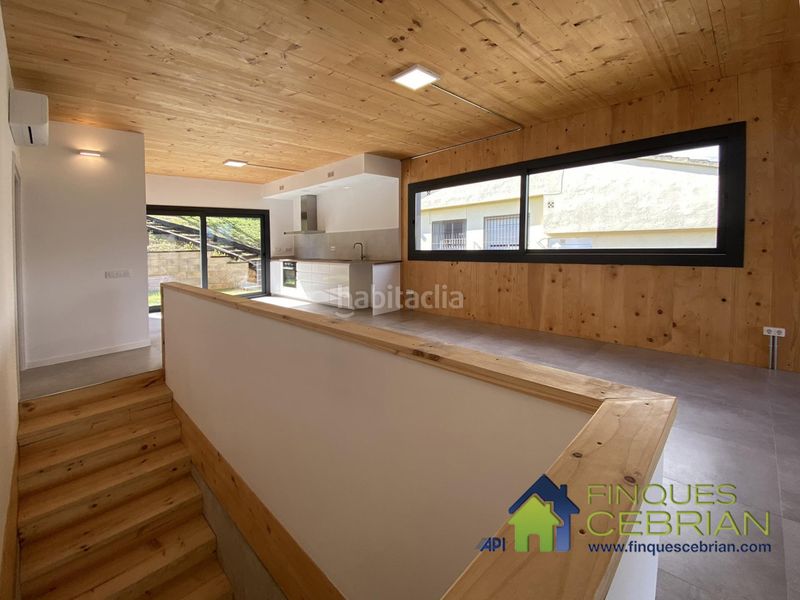 Foto fc906e7a-e835-4dcb-947b-97e010f09ff4. Location chalet avec chauffage parking dans Vallromanes