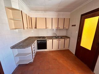 Pis en Almansa. Piso en venta en almansa