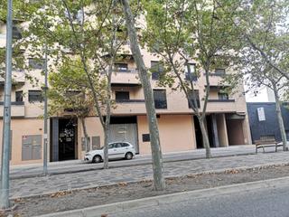 Aparcament cotxe a Almansa. Plazas de garaje en almansa