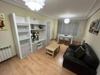 Rent Flat in Centro. Piso zona villacerrada