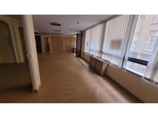 Rent Office space in Carretas - Pajarita. Entreplanta en alquiler en centro