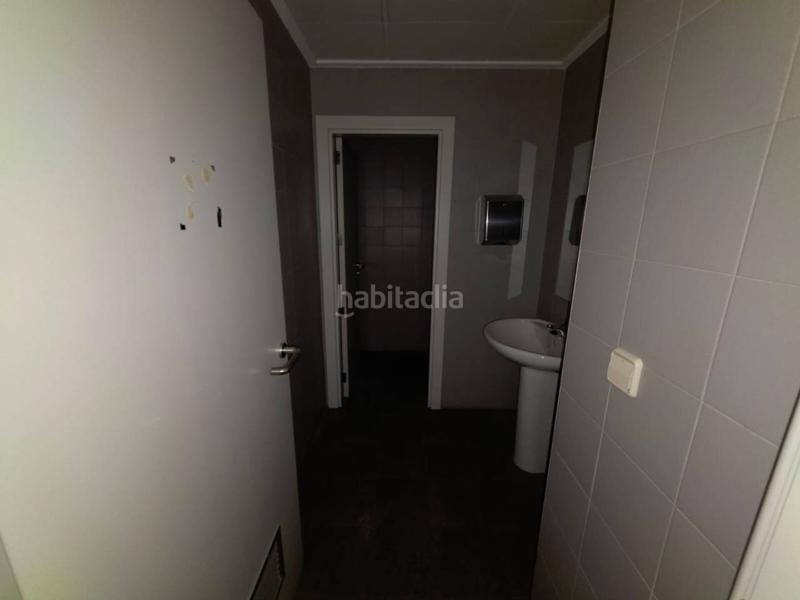 Foto b8c43dad-5401-4939-a5b3-45c5857ba092. Rent business premise in Centro Albacete