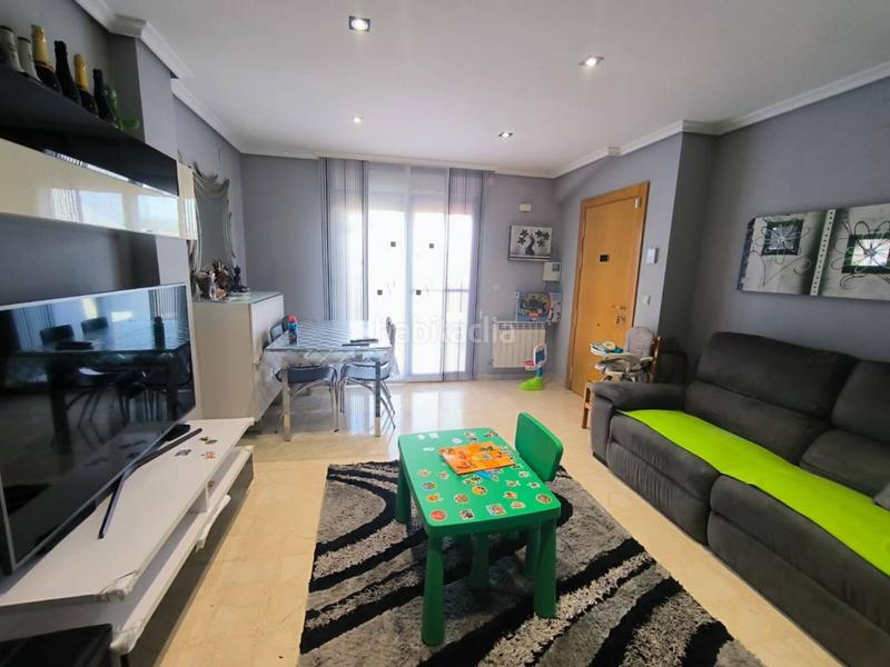 Foto 6082638e-9139-40d9-aa9c-3caea151f3e4. Ático  en Industria en Industria Albacete