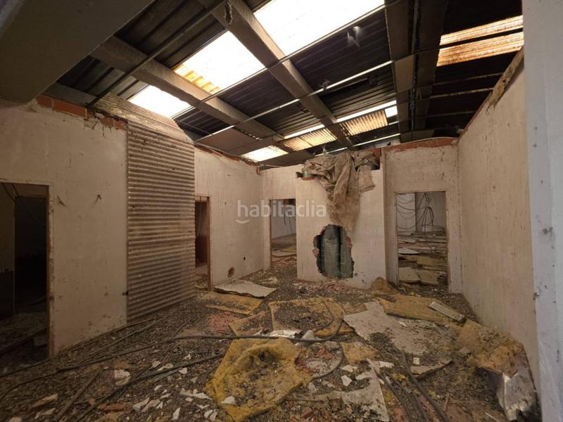 Foto ff1d3a79-a1b2-4d3d-949b-5bd2bd606295. Fabrikhalle in Chinchilla de Monte - Aragón