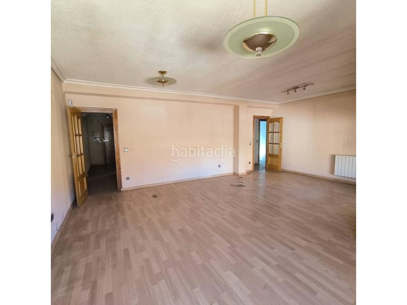 Foto c0e9a4e2-43ee-4d50-b849-8c52c7e6ddcf. Piso  en juan sebastián elcano en Feria Albacete