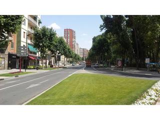 Miete Autoparkplatz in Centro. Plaza de garaje en alquiler