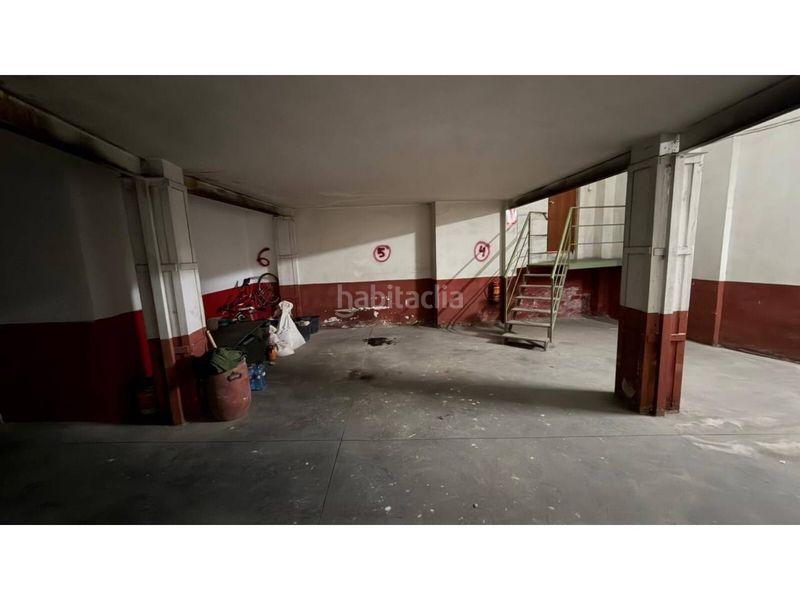 Foto bd4ef6e8-8a70-4fb3-b229-6cd50fbaa292. Aparcament cotxe a Caudete