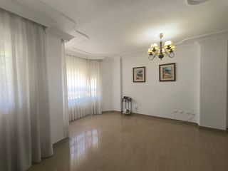 Apartament a San Pablo. Apartamento seminuevo en fiesta del árbol