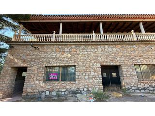 Casa a Alcaraz. Oportunidad edificio en venta en alcaraz