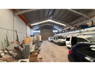 Fabrikhalle in Pedanías - Extrarradio. Nave en el polígono campollano