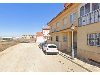 Chalet en Tarazona de la Mancha. Vivienda okupada