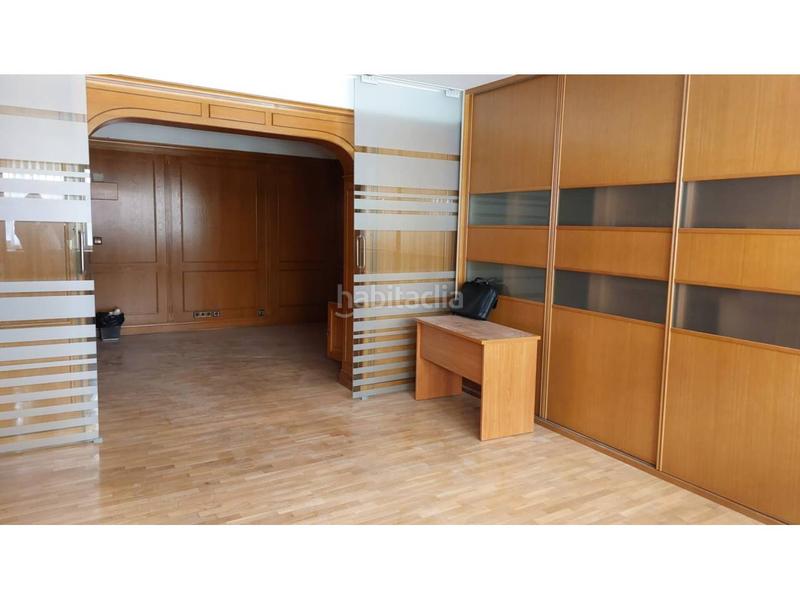 Foto 2f606a60-d73e-447c-ad0b-f37219c750cb. Oficina  en venta en Centrovillacerradapajarita en Albacete