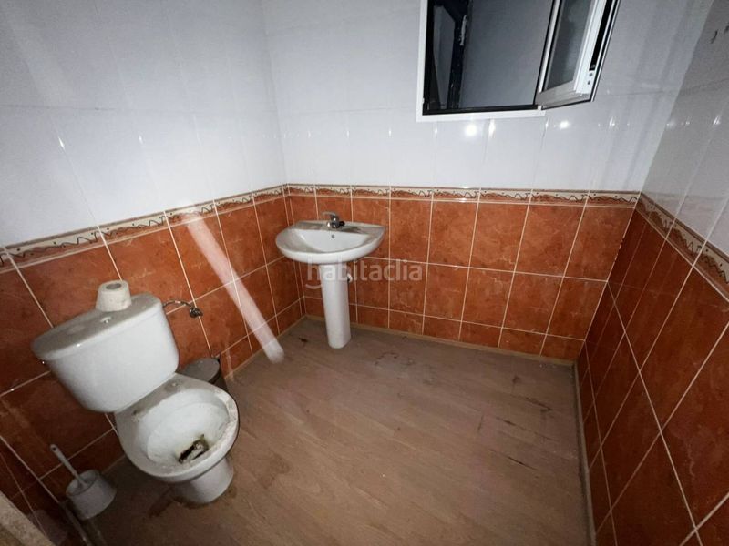 Foto 4b0b9b09-6d18-4a2b-b8ec-c2fef93d3558. Local comercial a Caudete