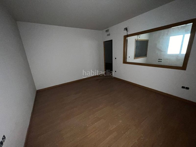 Foto b7ac364a-8a78-4d4a-8ade-35bf21157152. Local comercial a Caudete