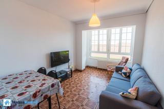 Alquiler Piso  Calle trasmiera. -no fijo- curso escolar 2025/2026!! piso de 3 habitaciones junto