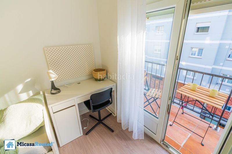 Foto 08e92129-cebc-4715-bfb3-f1bb29163a40. Lloguer pis amb calefacció a Los Castros Santander