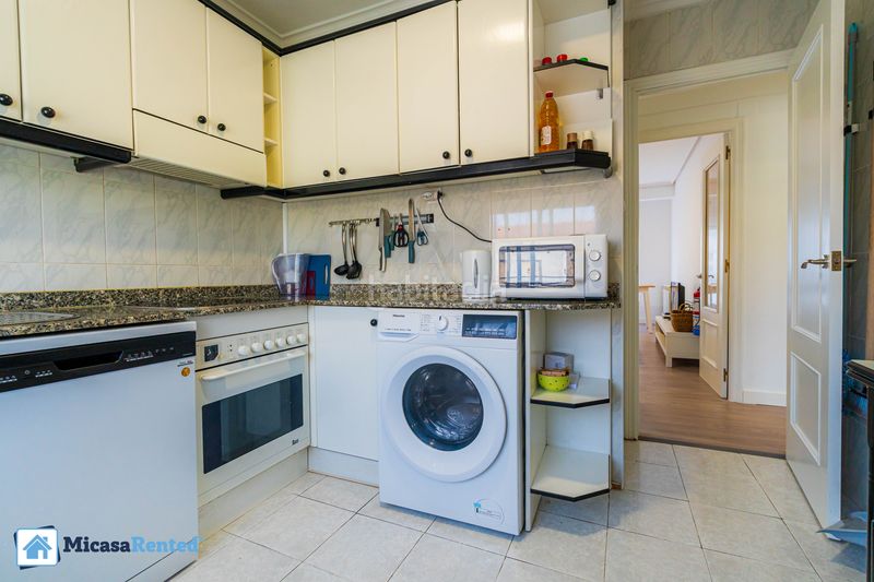 Foto 805062ff-37c5-427b-afa3-f75613f8aea4. Lloguer pis amb calefacció a Los Castros Santander