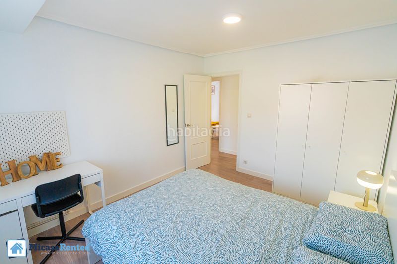 Foto b8a6b2df-430d-4ee6-8ad9-a9ca33c82ee5. Lloguer pis amb calefacció a Los Castros Santander