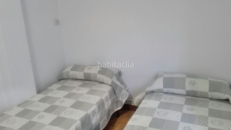Foto ba5af360-cdb9-48ee-8e85-084d6ff5642b. Rent flat with heating in Los Castros Santander