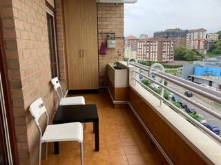 Rent Apartment  Avenida del stadium. Temporal - no fijo . apartamento en el sardinero junto playa