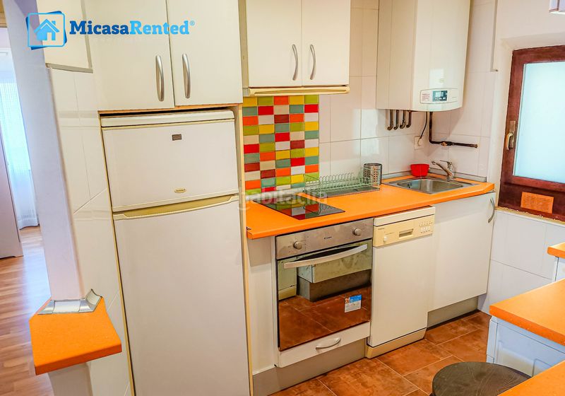 Foto b4593093-dd5f-42b2-a113-a73d458f4703. Rent flat with heating in Los Castros Santander