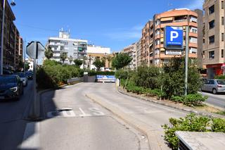 Lloguer Aparcament cotxe a Avinguda de l'orxata 26. Aparcamiento avenida de la horchata