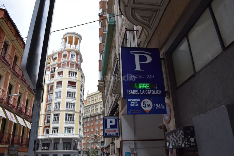 Foto cc3adfd4-c3e9-4f8c-8dec-c77758669869. Miete autoparkplatz in calle de isabel la católica 12 in Madrid