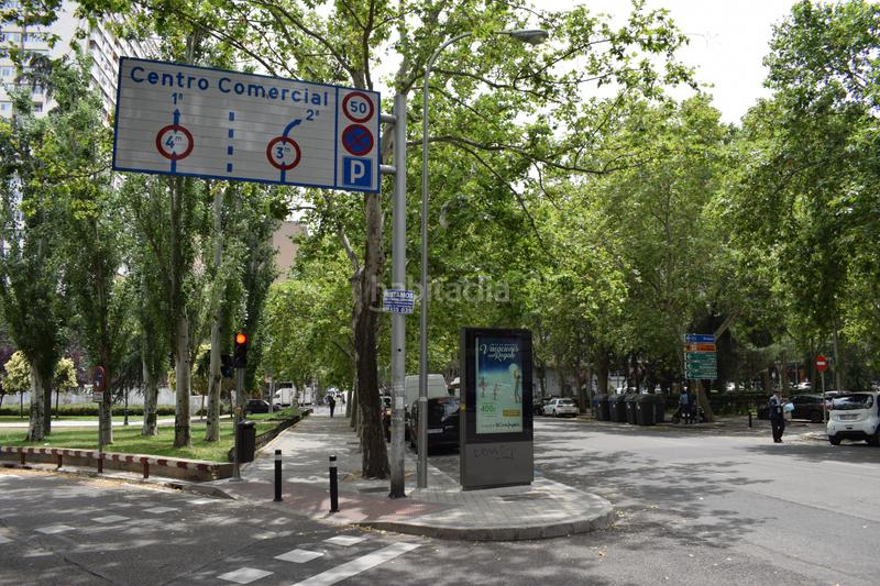 Foto 1e7003d8-adaf-41b9-a655-d0d9d24dd5a3. Alquiler parking coche en avenida del general perón 32 aparcamiento general perón en Madrid