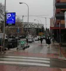 Parking voiture à Avenida del General Perón 32