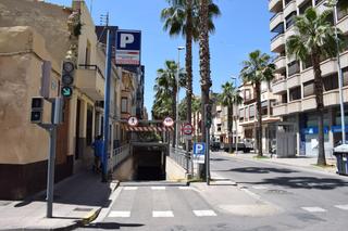 Aparcament cotxe a Avinguda de la mura 57. Aparcamiento la murá