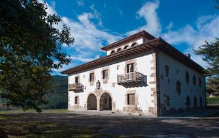 Casa a Urtatza-egialdea auzoa 13. Palacio histórico ubicado en un idílico valle [legazpia-gipuzkoa