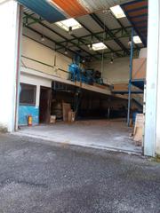 Nau industrial a Lezo. Pabellón en polígono industrial. 274 m2 útiles más dos entreplan