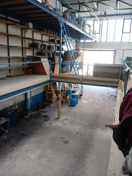 Foto f0ce9c64-cee1-4a92-93de-28428d664222. Nau industrial a Lezo