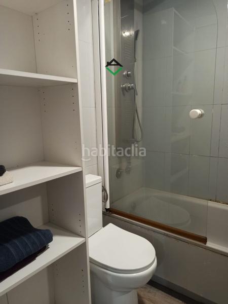 Foto 183449a3-3239-4dcd-8f33-fec08b177829. Dúplex piso amplio y totalmente exterior, muy luminoso, en el centro a 1 minuto a pie de la playa. se vende totalmente amuebla en Cangas